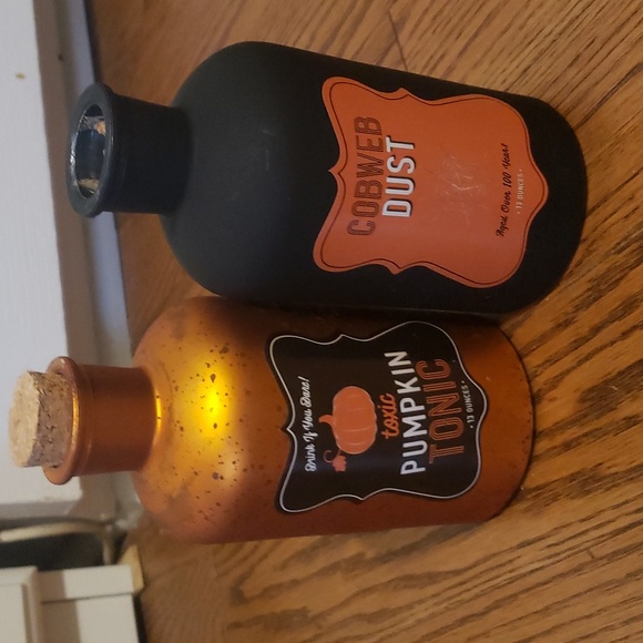 Halloween Decor Bundle - Picture 16 of 17